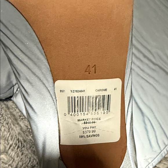 Light Reflected Yeezy Over the Thigh - Picture 2 of 4